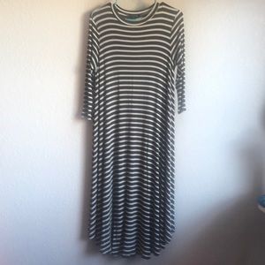 SUPER FLOWY maxi dress